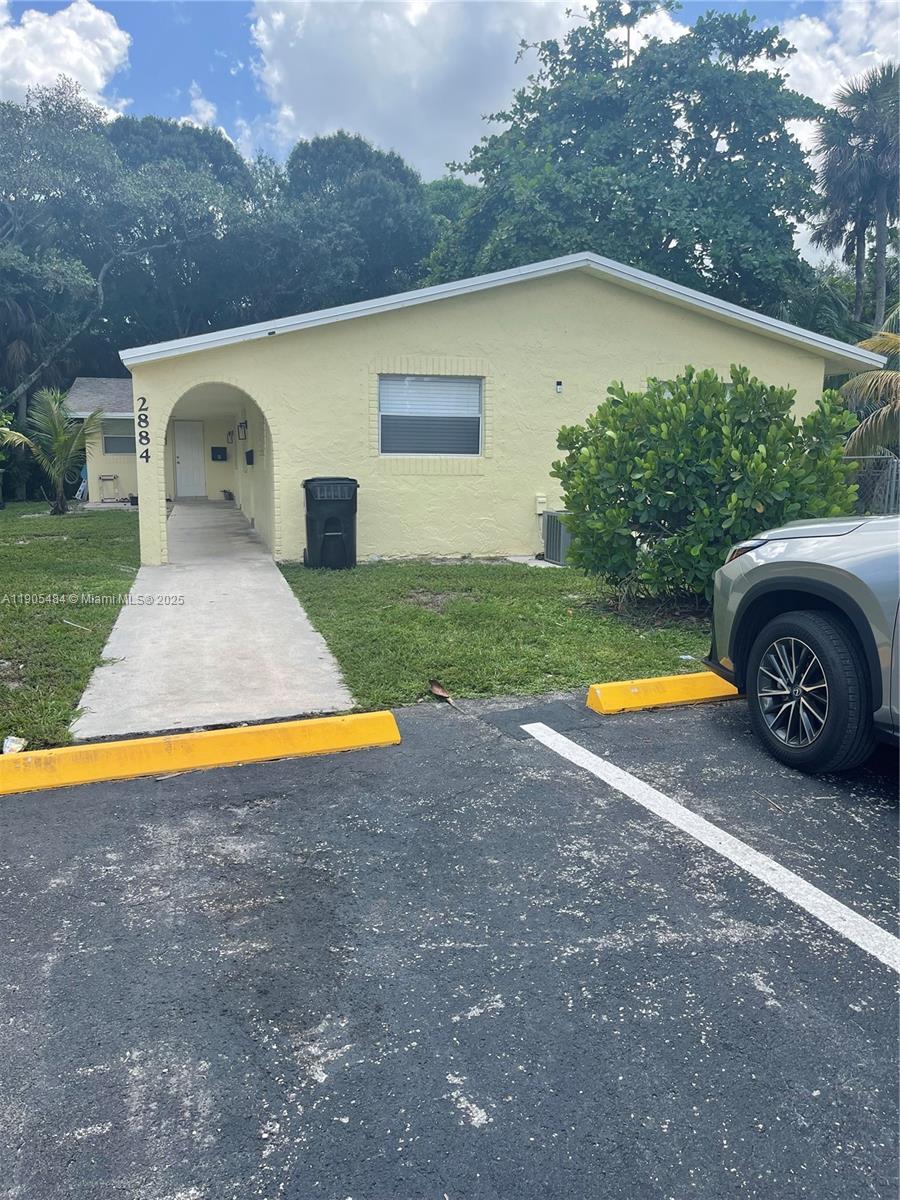 NICE AND BRIGHT 2BED/1 BATH UNIT IN THE DUPLEX, FULLY RENOVATED, LARGE PRIVATE YARD SPACE, CENTRAL A/C, SEPARATE ELECTRIC AND WATER METERS, PERSONAL LAUNDRY ROOM, PLENTY OF PARKING SPACES, VERY POPULAR AREA, CLOSE TO I-95, FLL AIRPORT, LAS OLAS. GOOD SCHOOLS AND QUIET NEIGHBOURHOOD. FIRST, LAST AND SECURITY DEPOSIT REQUIRED. CREDIT, PROOF OF INCOME, BACKGROUND WILL BE CHECKED. QUICK APPROVAL.