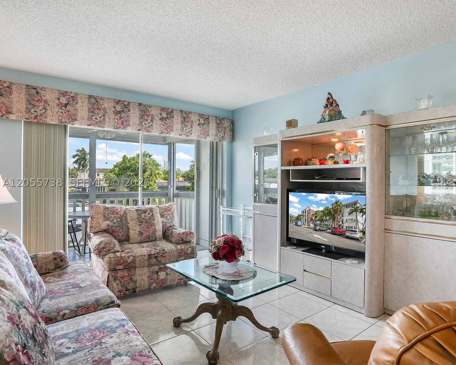 455 Paradise Isle Blvd 207