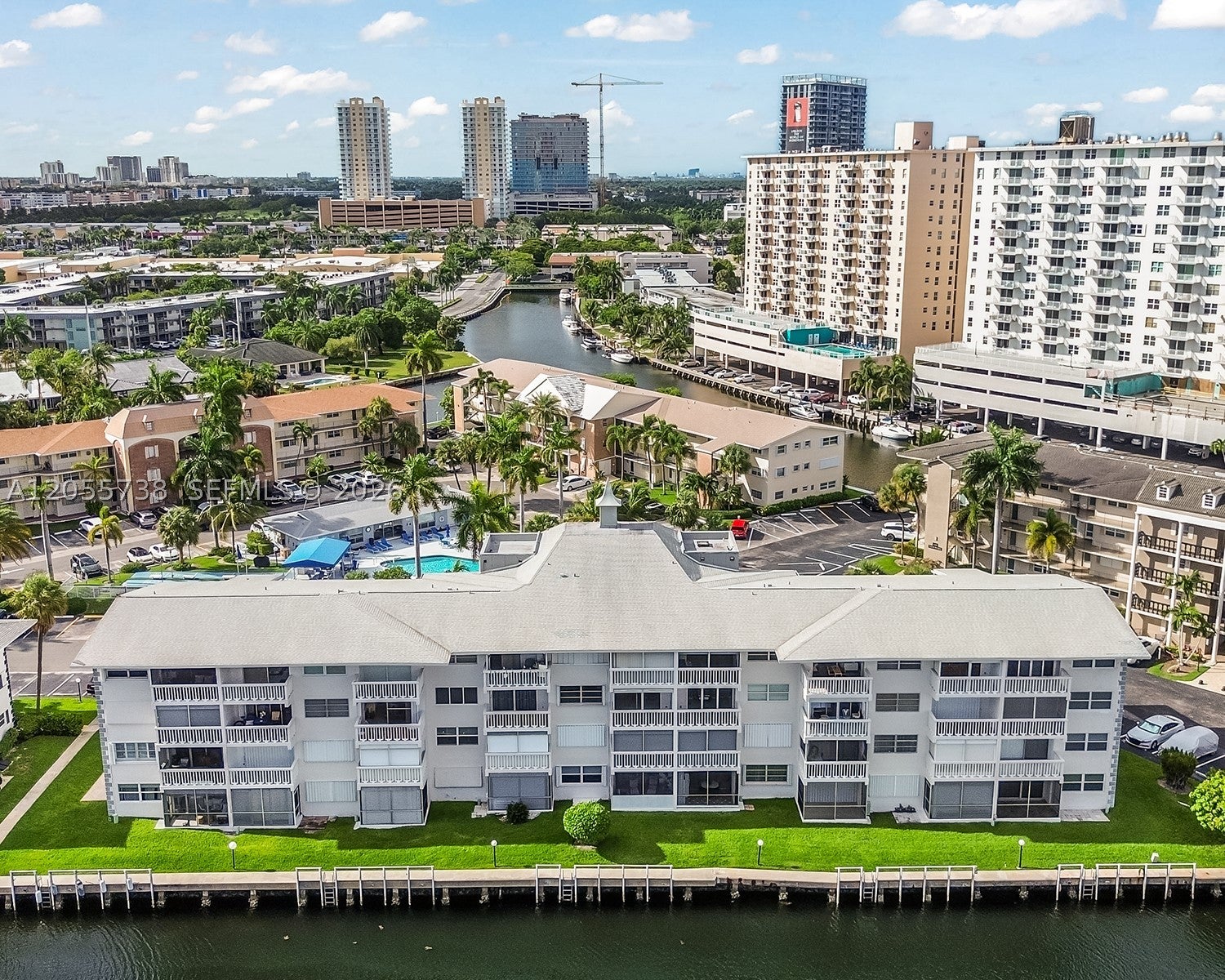 455 Paradise Isle Blvd 207