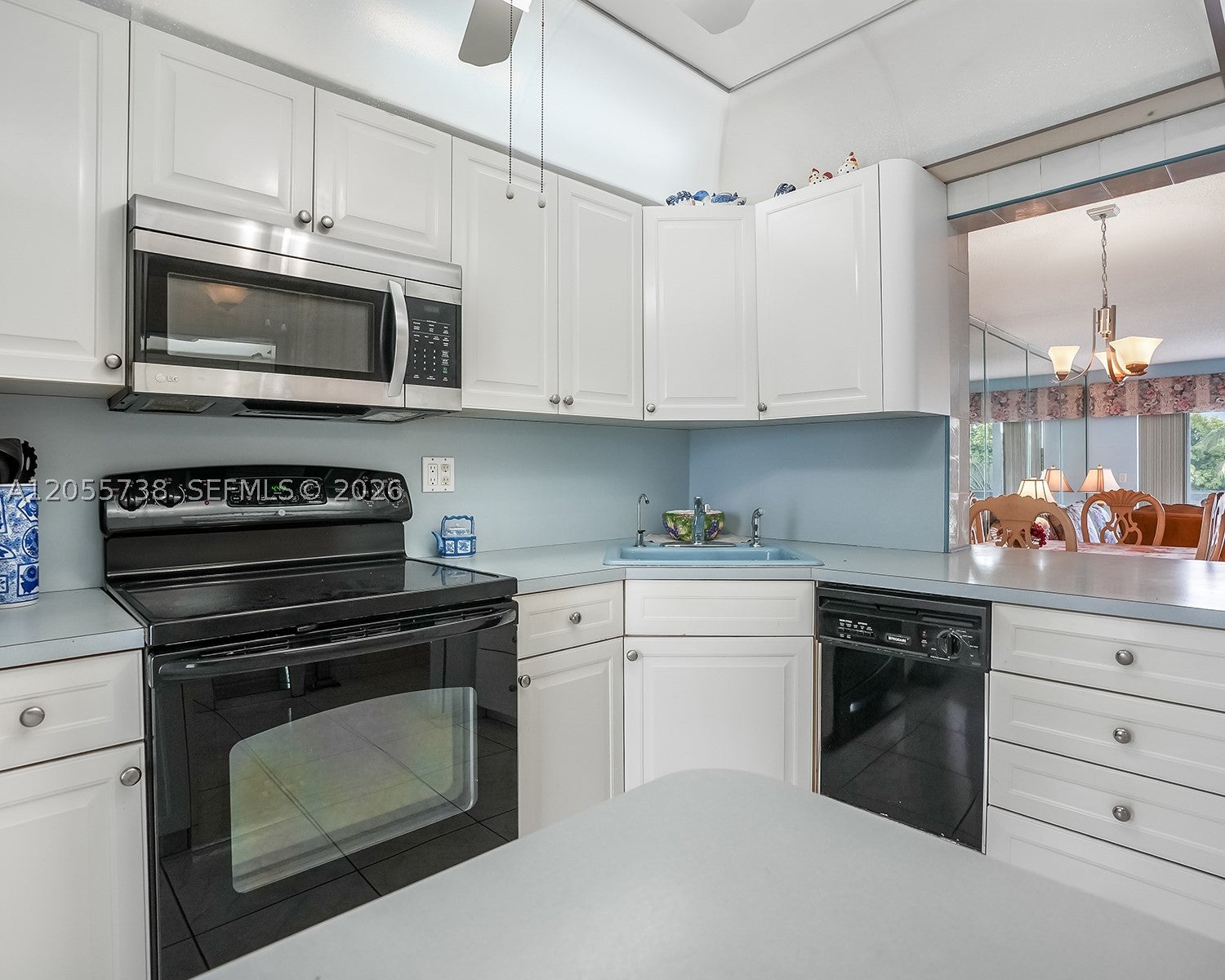 455 Paradise Isle Blvd 207