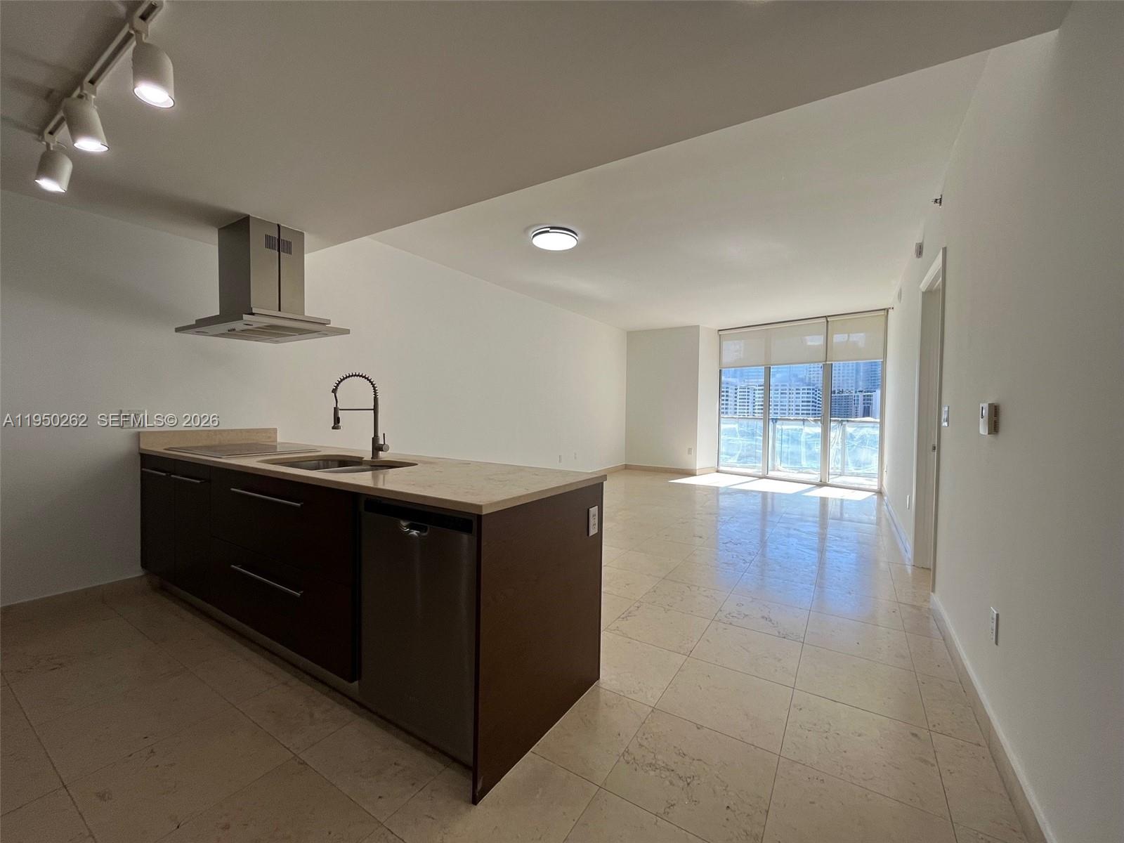 495 Brickell Ave 1207