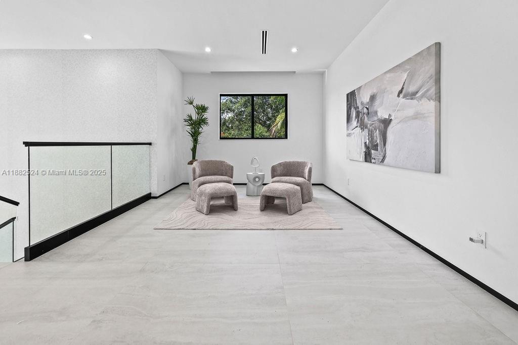 RIO VISTA ISLES - Residential