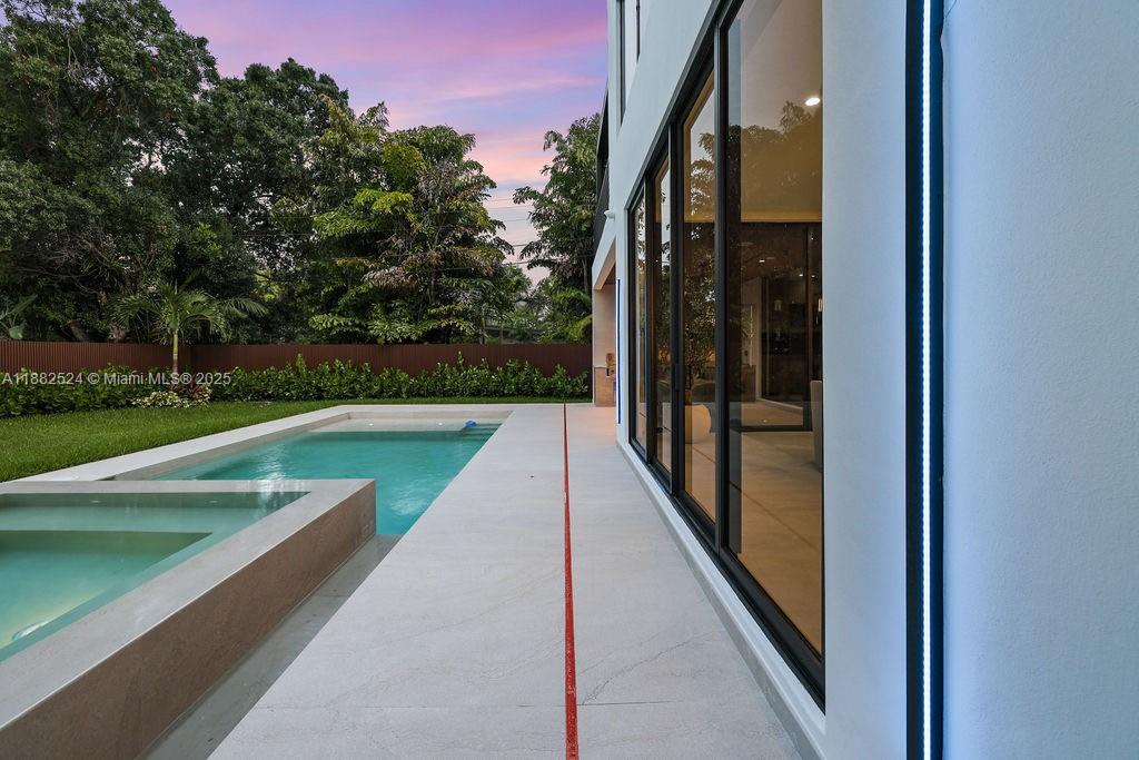 RIO VISTA ISLES - Residential