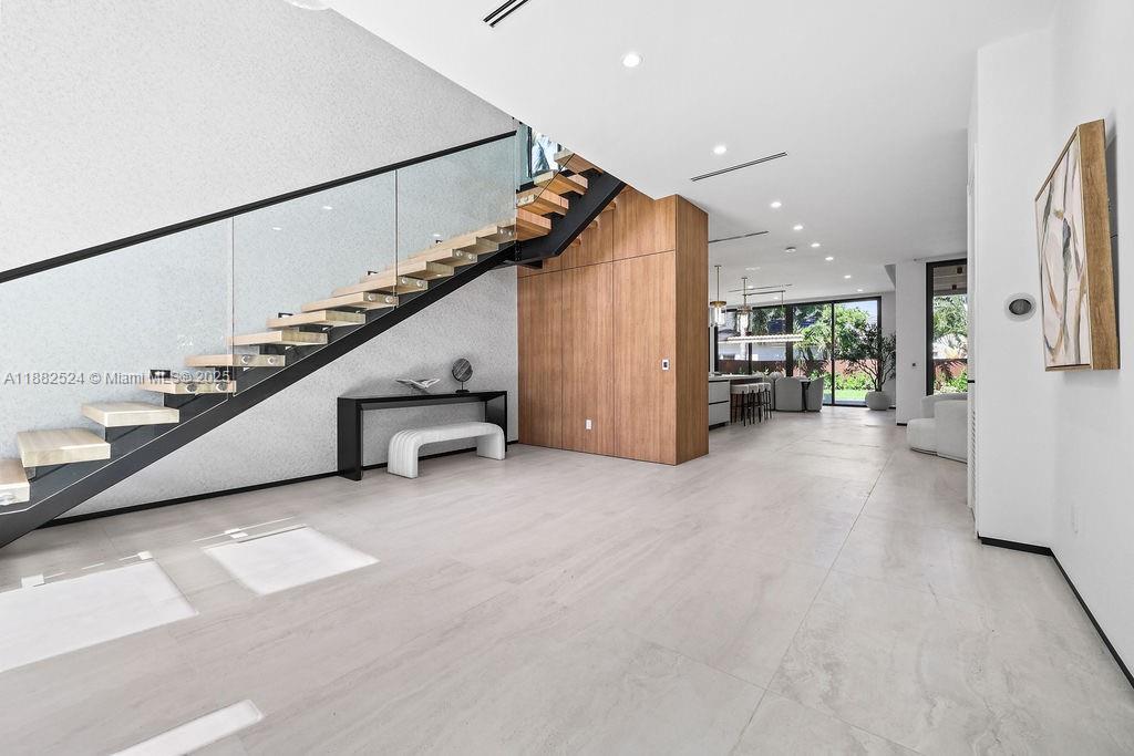 RIO VISTA ISLES - Residential