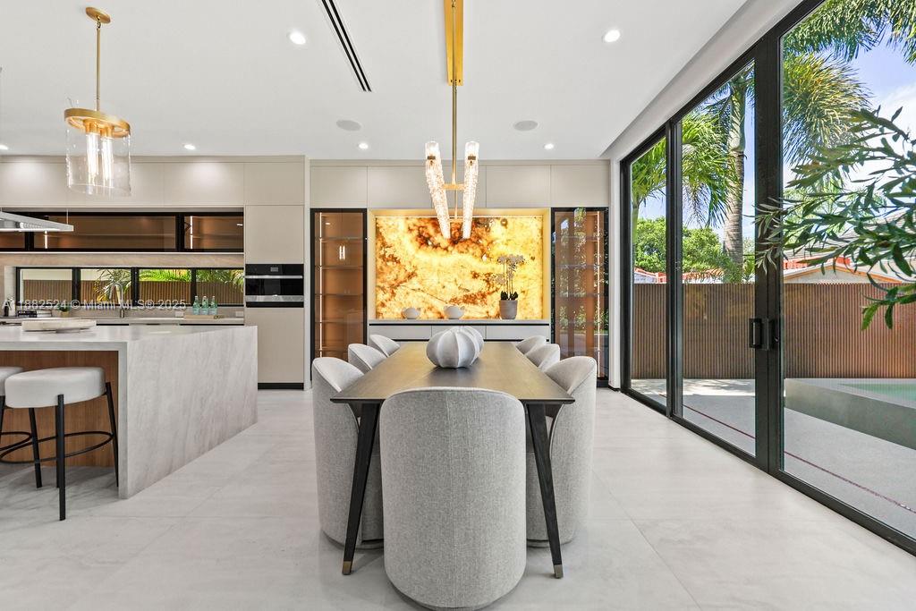 RIO VISTA ISLES - Residential