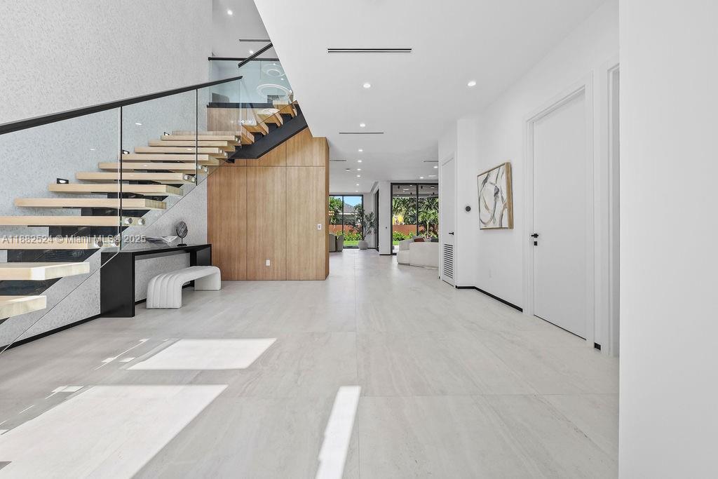 RIO VISTA ISLES - Residential