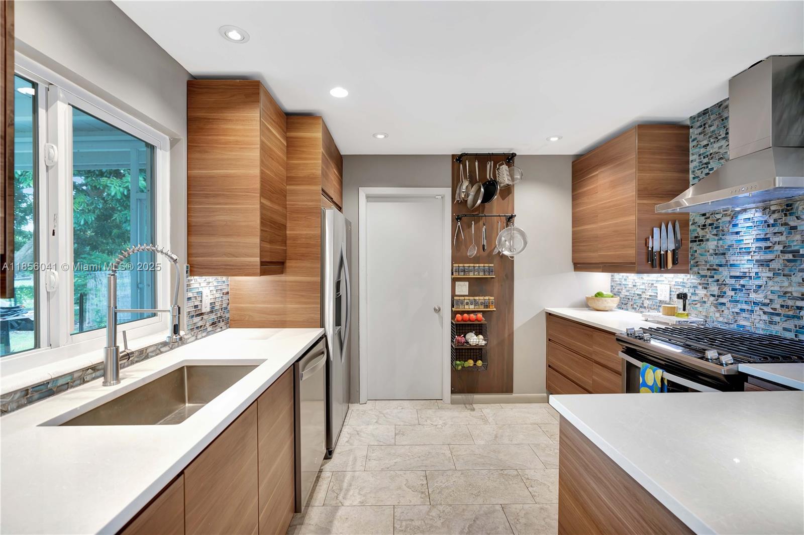 PALM BEACH GARDENS ESTATE - Residential