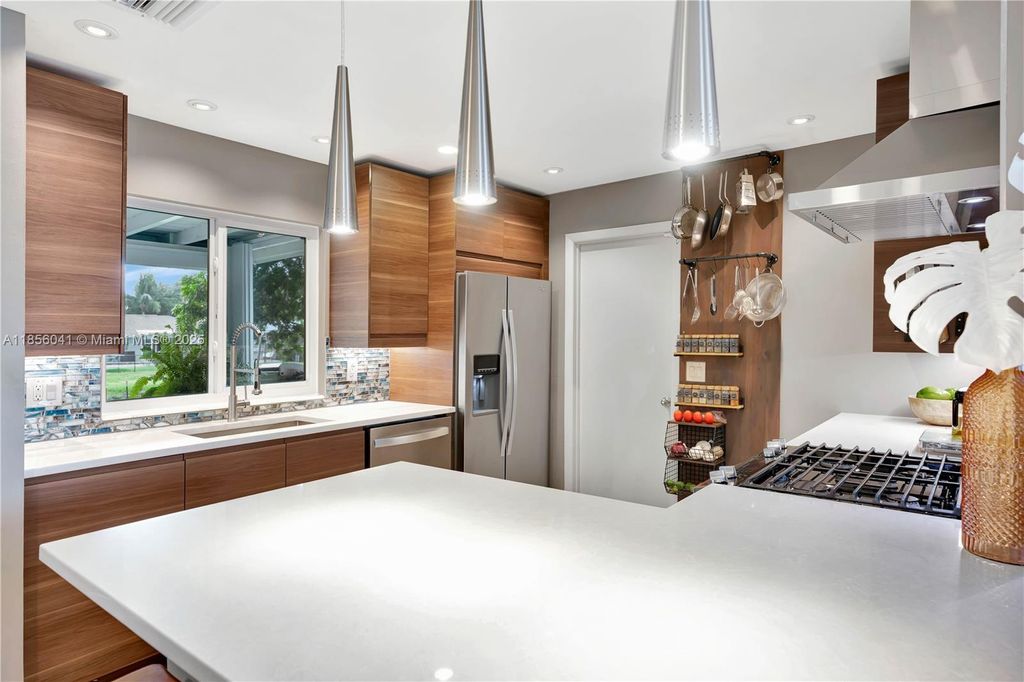 Photo of 553 Riverside Drive, Palm Beach Gardens, FL 33410 (MLS # A11856041)