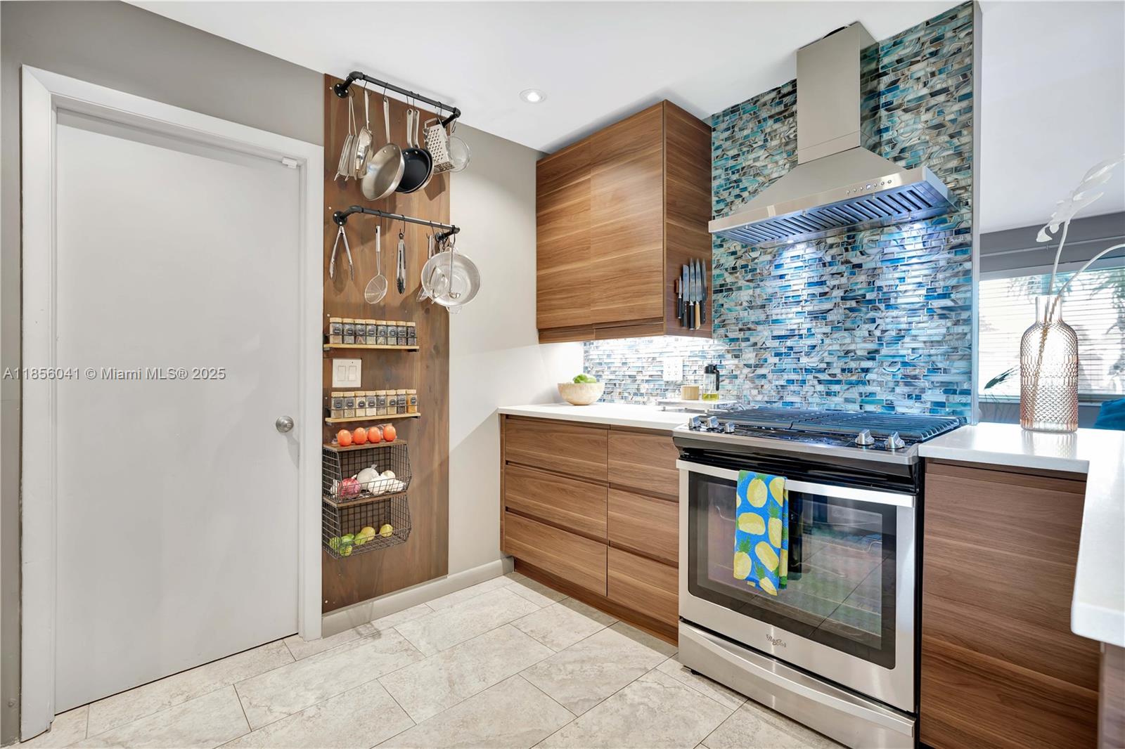 PALM BEACH GARDENS ESTATE - Residential