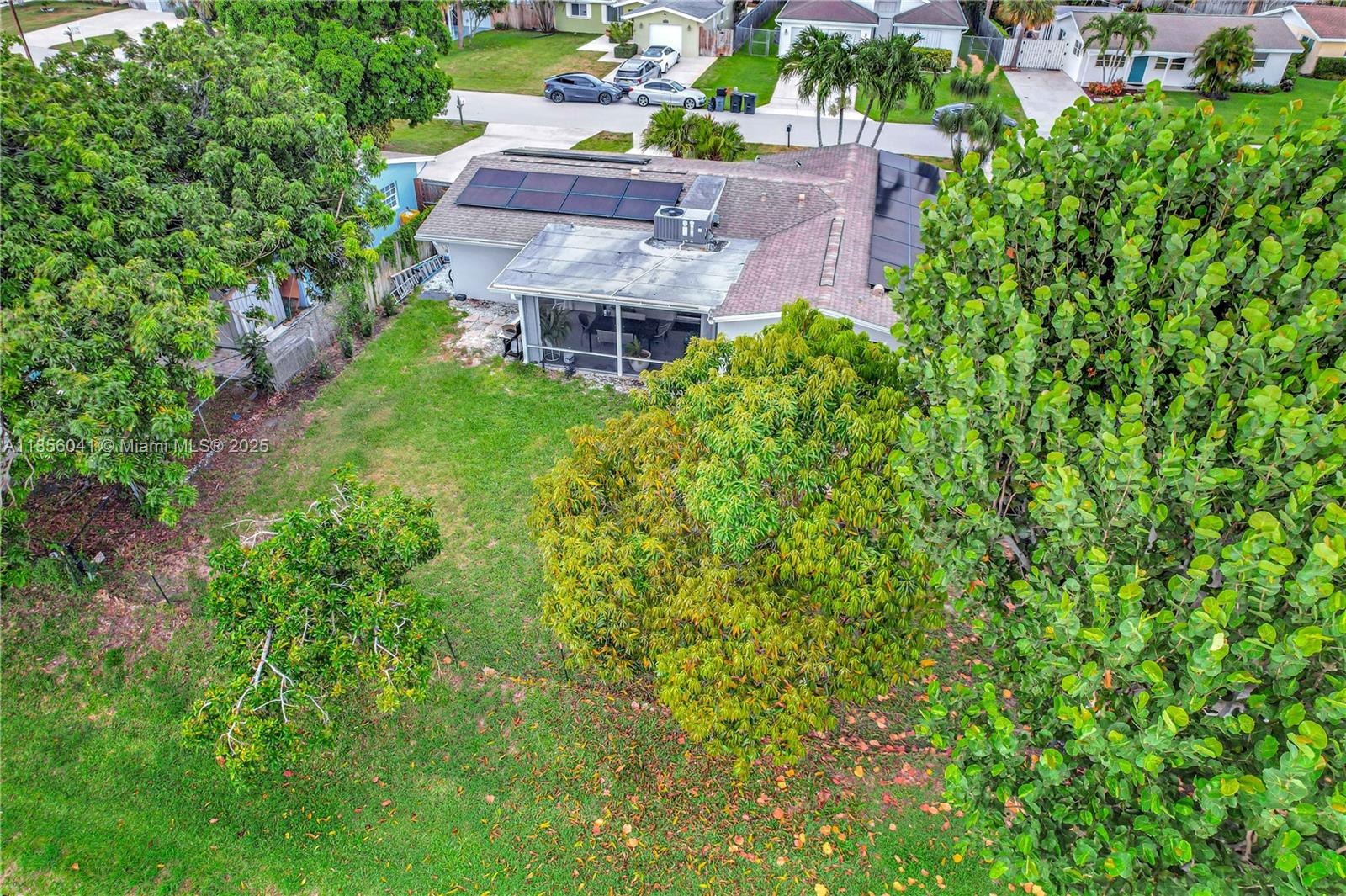 PALM BEACH GARDENS ESTATE - Residential