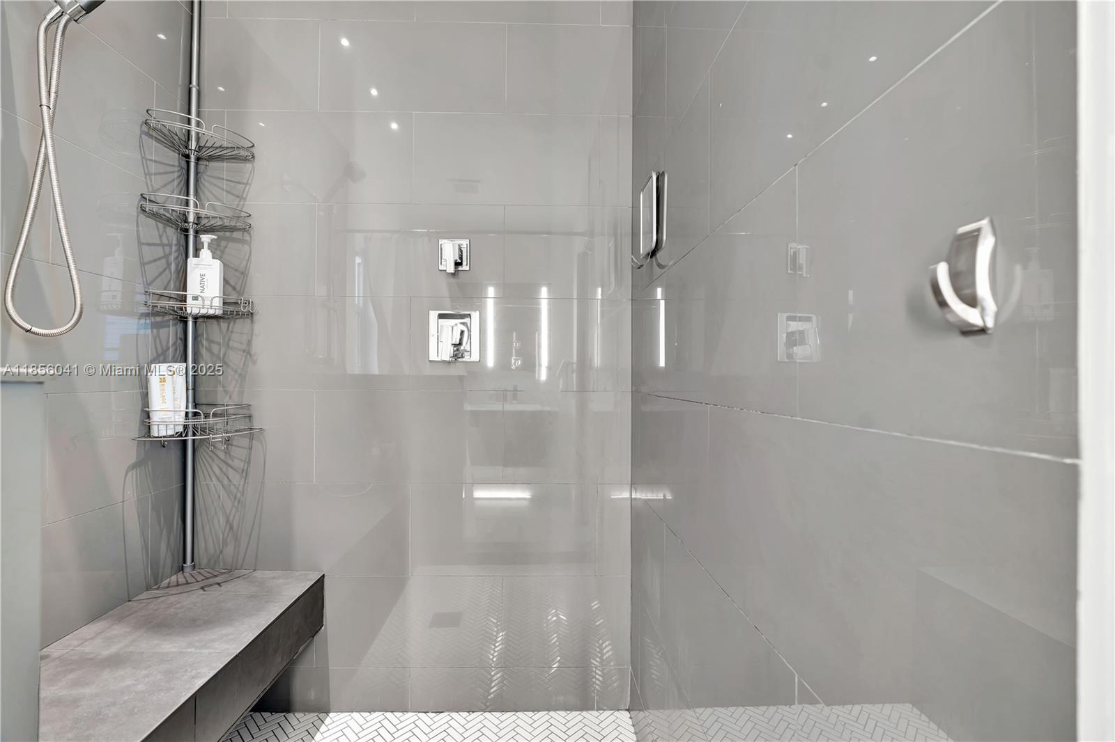 PALM BEACH GARDENS ESTATE - Residential