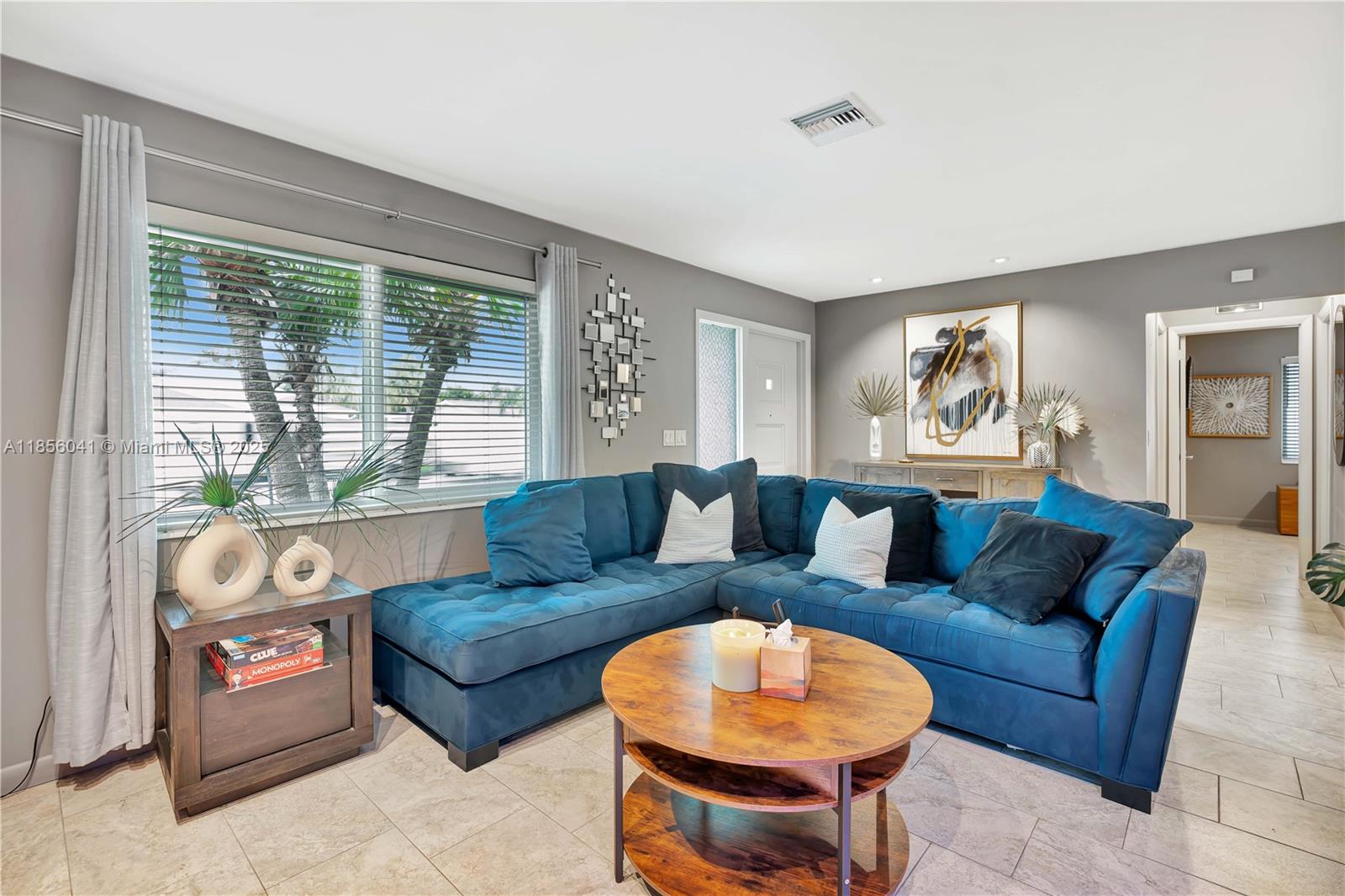 PALM BEACH GARDENS ESTATE - Residential