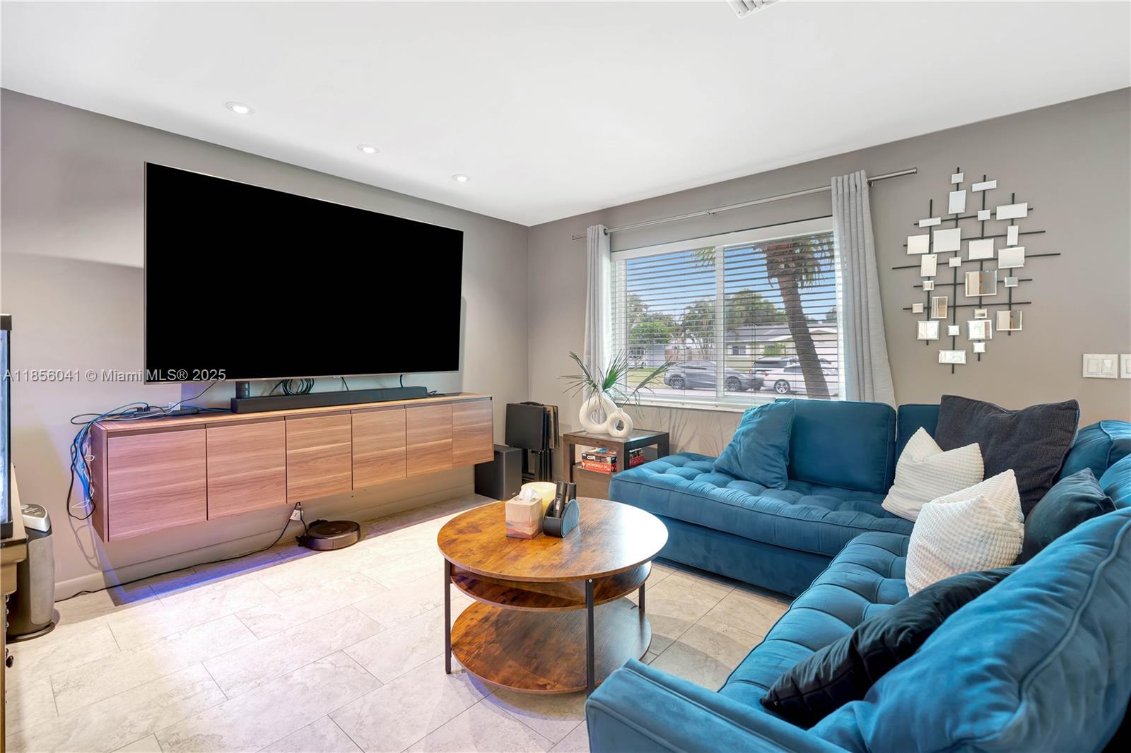 PALM BEACH GARDENS ESTATE - Residential