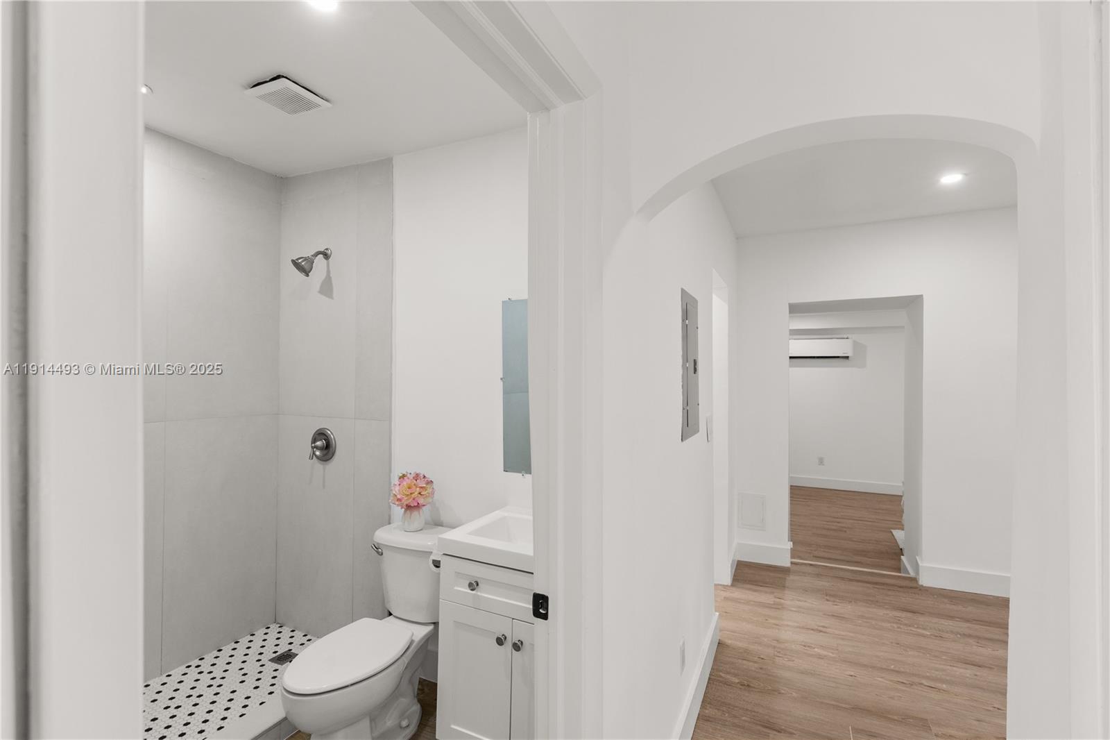 HAZEL PARK - Residential Lease