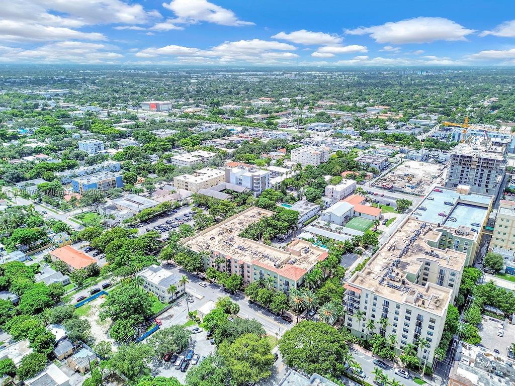 1900 Van Buren St 209B