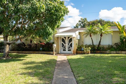 2010 NW 185th Ter Miami Gardens FL 33056