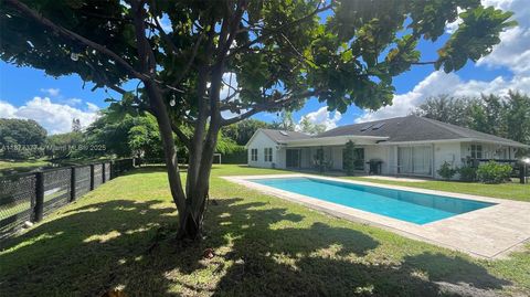 Photo of 1396 Northampton Ter, Wellington, FL 33414 (MLS # A11877377)