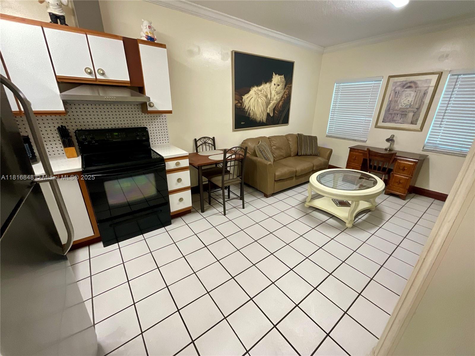 Rental Property at 2951 Sw 46th Ct Eff, Dania Beach, Miami-Dade County, Florida - Bedrooms: 1 
Bathrooms: 1  - $1,600 MO.