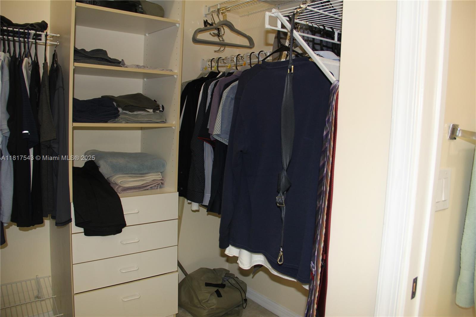 WELDON CONDOMINIUM - Residential