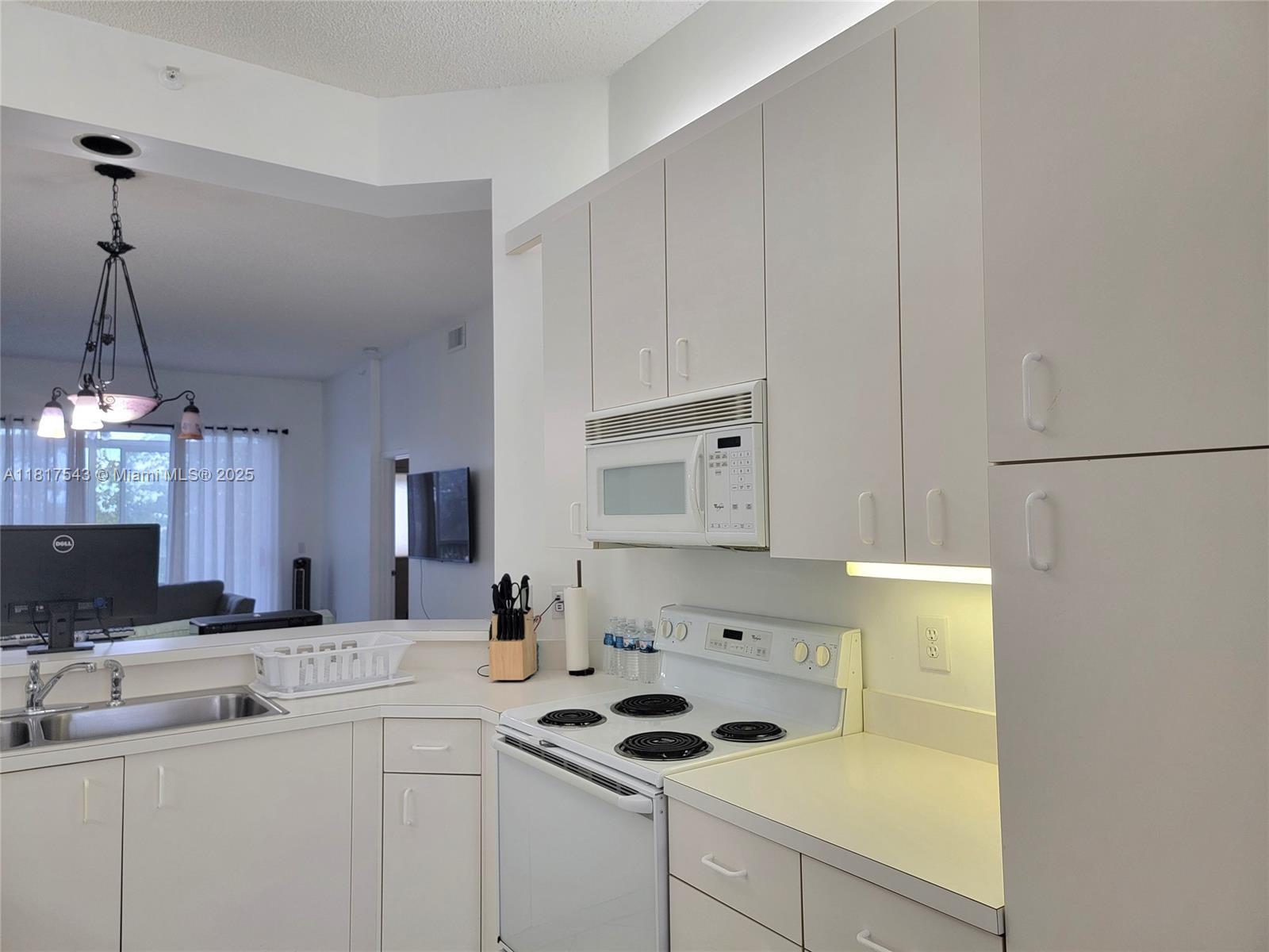 WELDON CONDOMINIUM - Residential