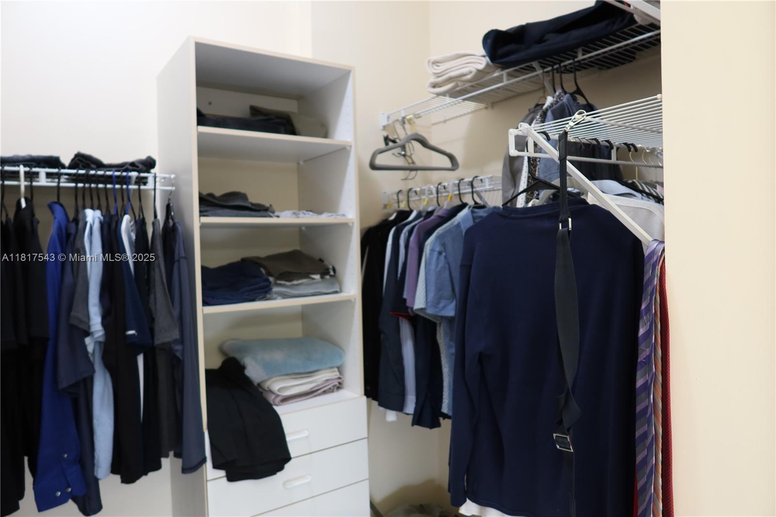 WELDON CONDOMINIUM - Residential