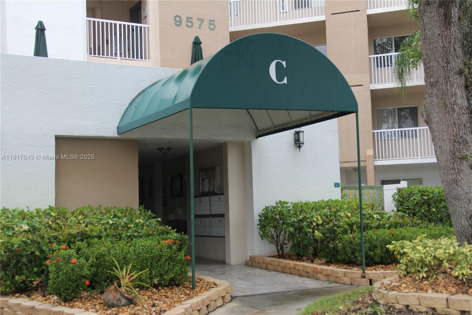 WELDON CONDOMINIUM - Residential