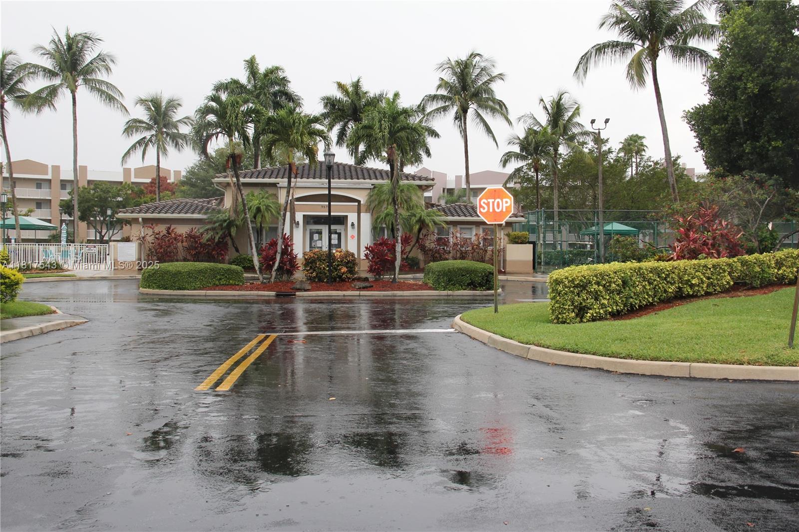 WELDON CONDOMINIUM - Residential