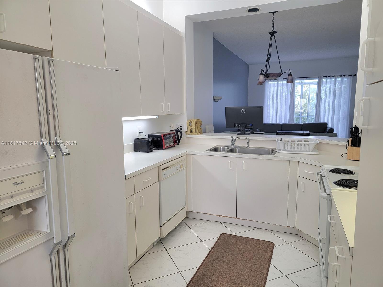 WELDON CONDOMINIUM - Residential