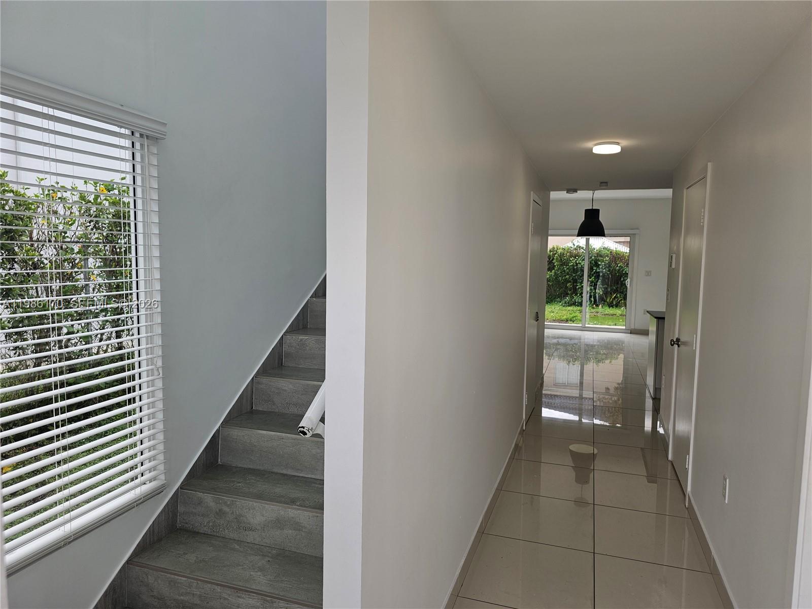 VITRAN AT NARANJA ESTATES - Residential Lease