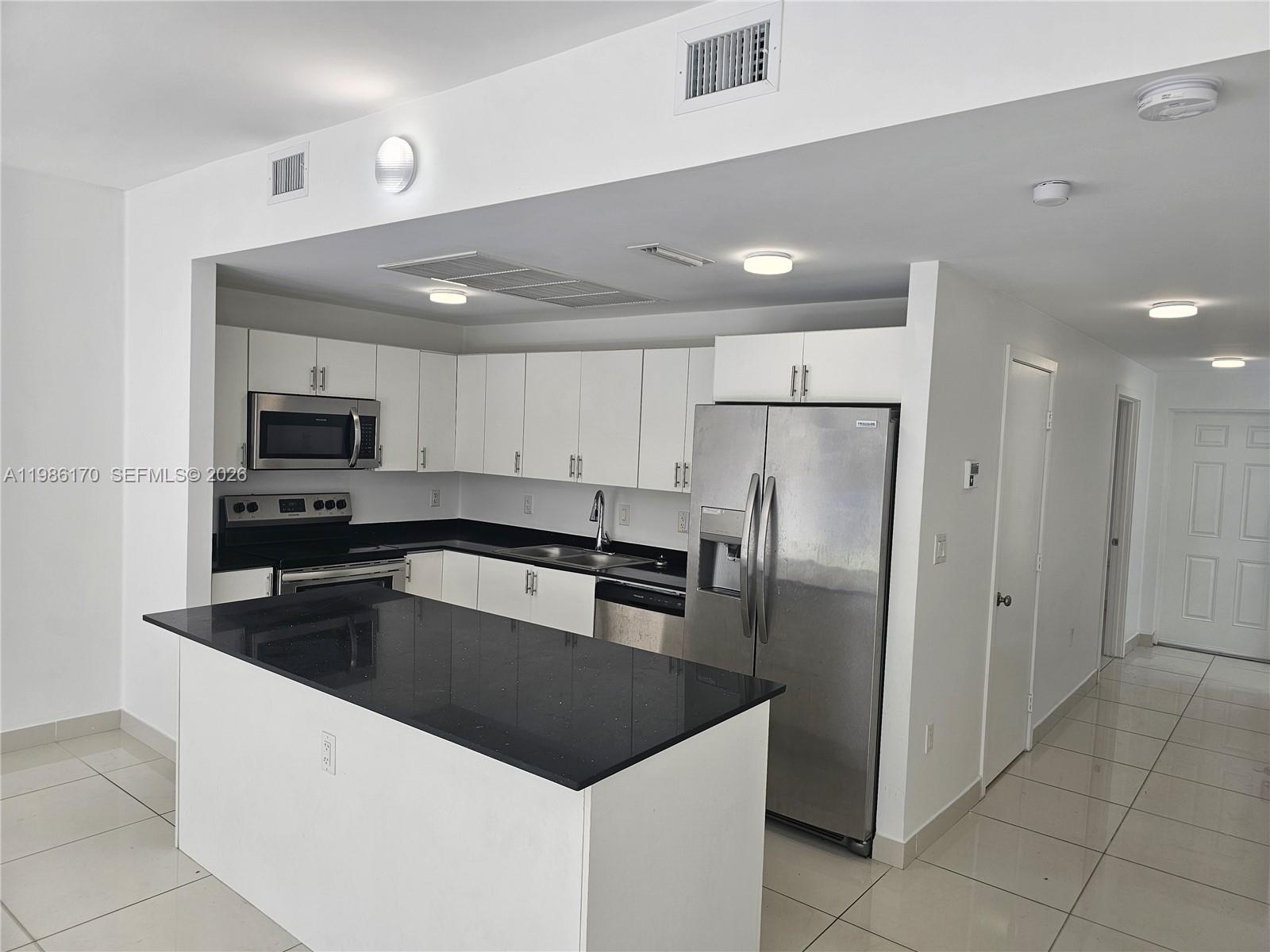 VITRAN AT NARANJA ESTATES - Residential Lease