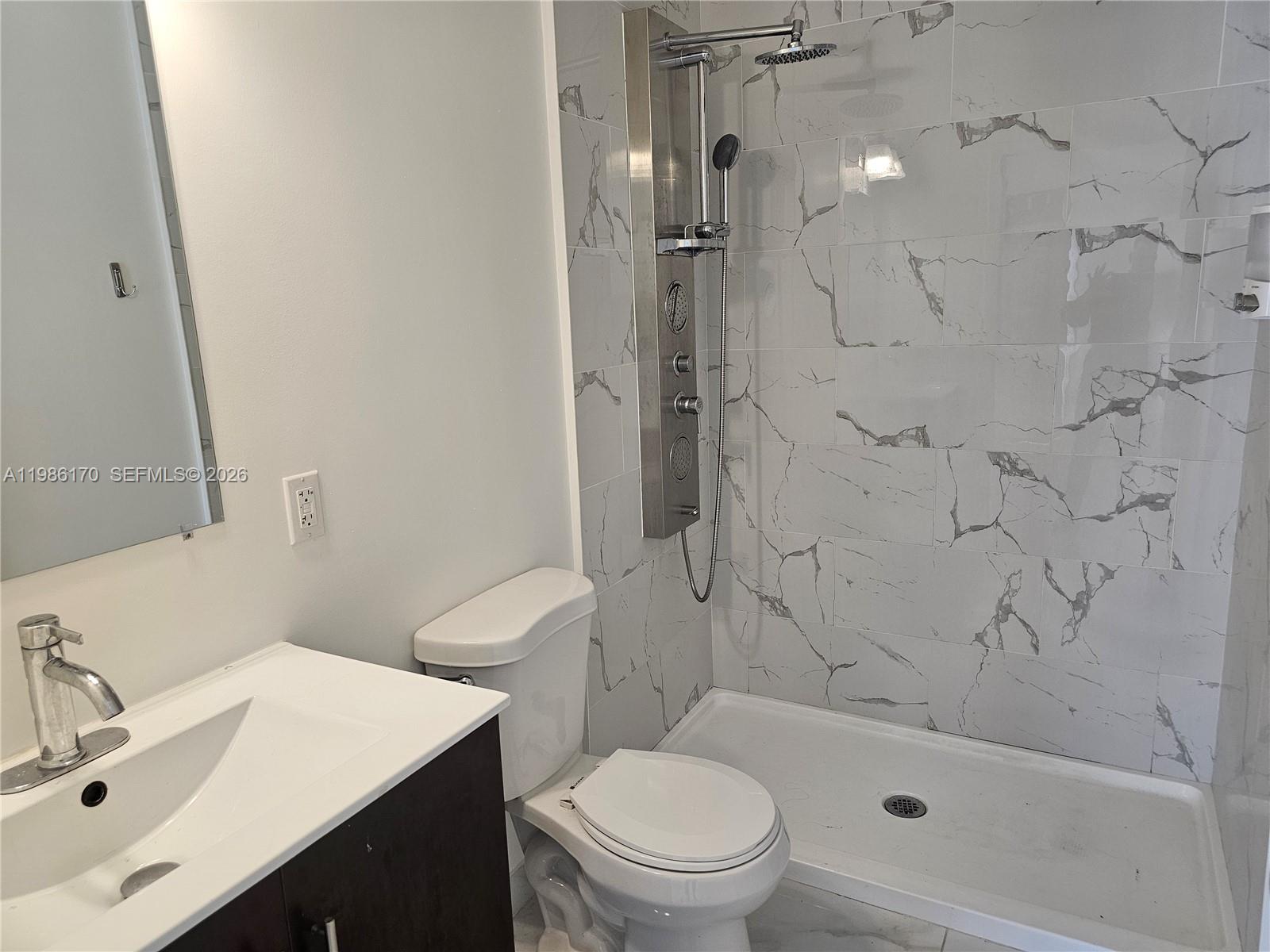 VITRAN AT NARANJA ESTATES - Residential Lease