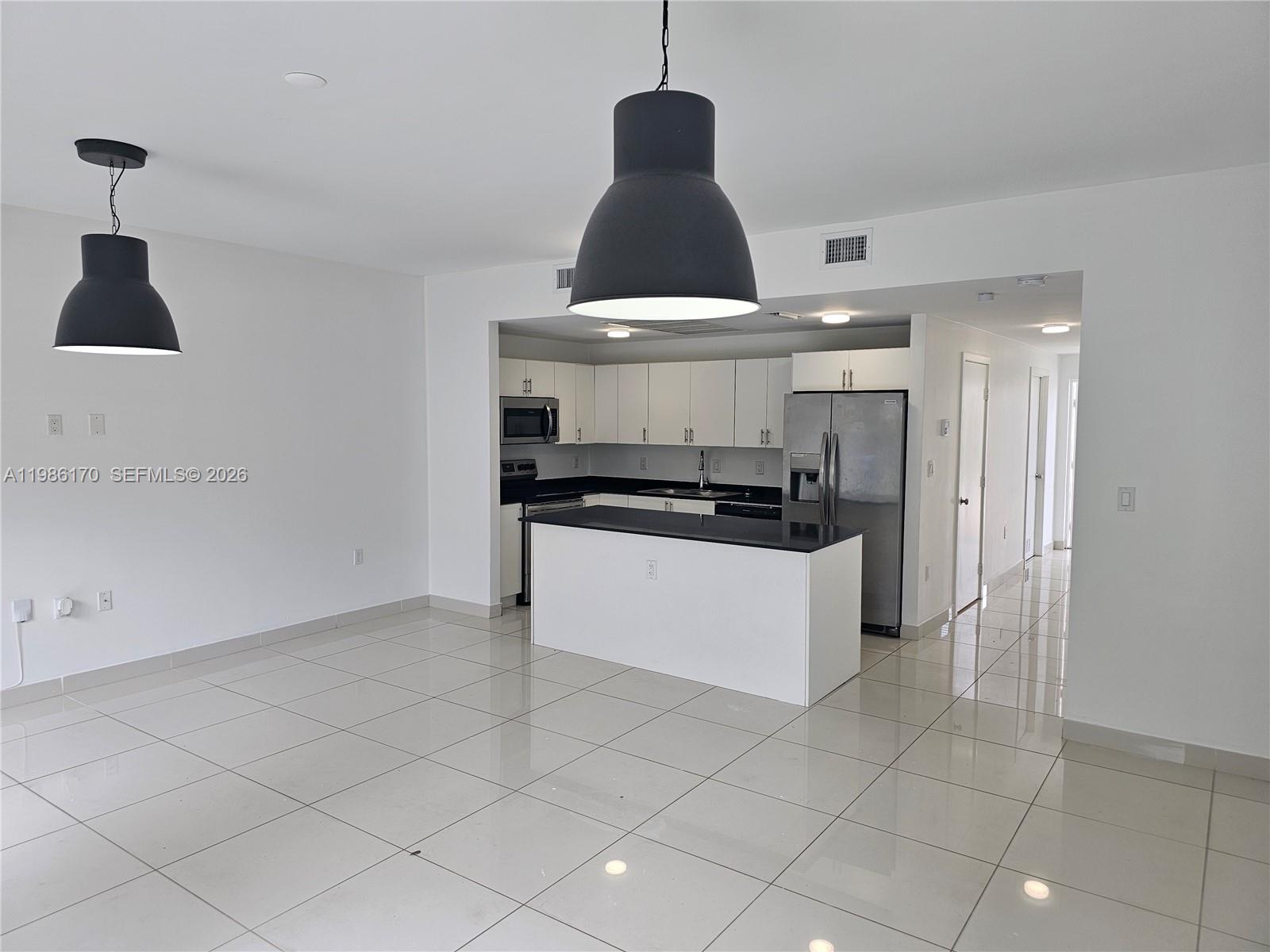 VITRAN AT NARANJA ESTATES - Residential Lease