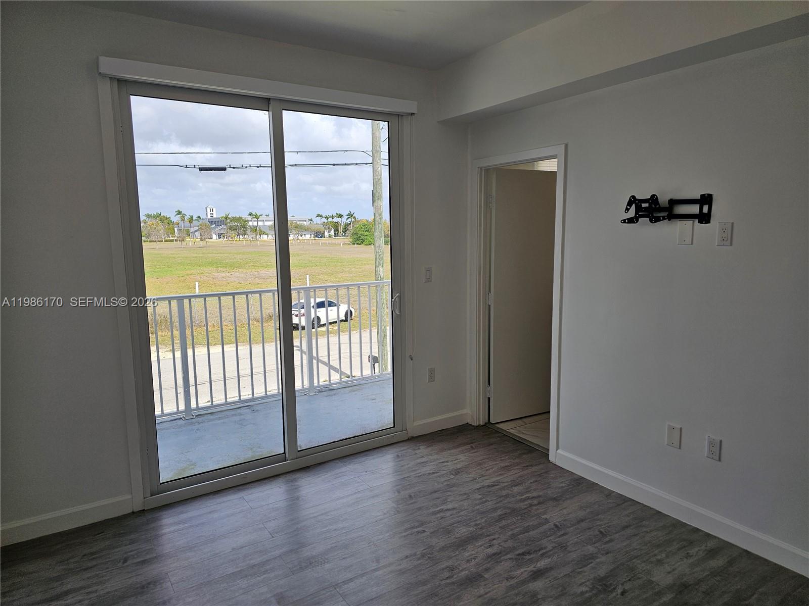 VITRAN AT NARANJA ESTATES - Residential Lease