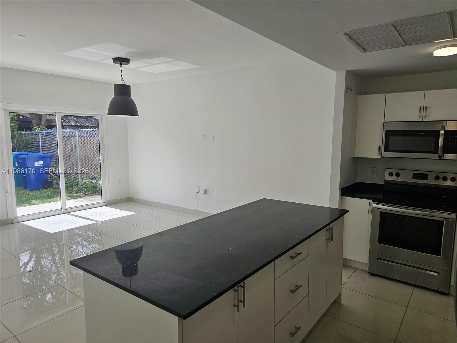 VITRAN AT NARANJA ESTATES - Residential Lease