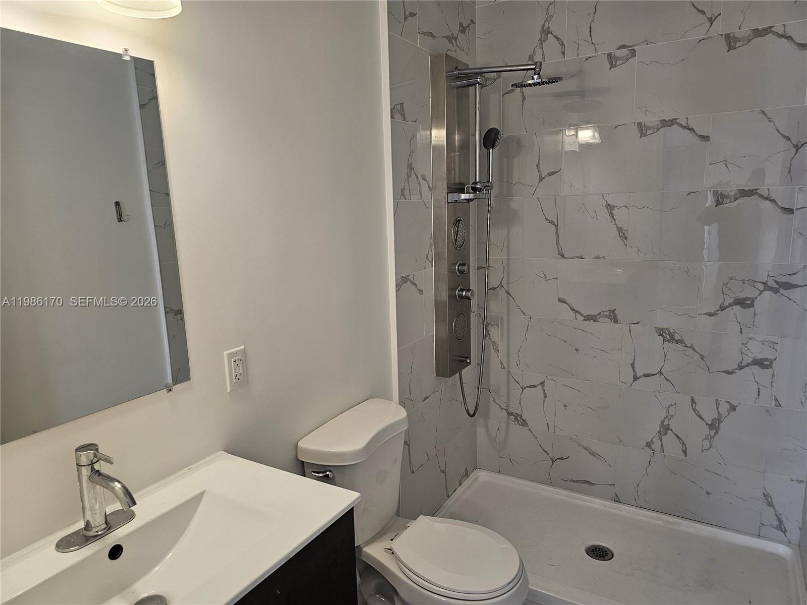 VITRAN AT NARANJA ESTATES - Residential Lease