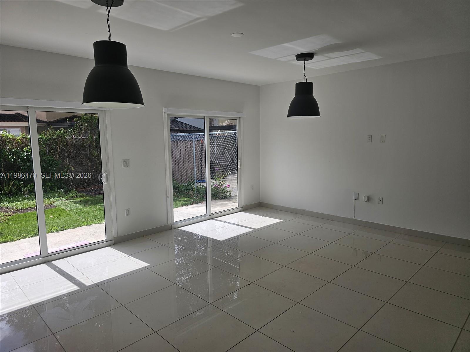 VITRAN AT NARANJA ESTATES - Residential Lease