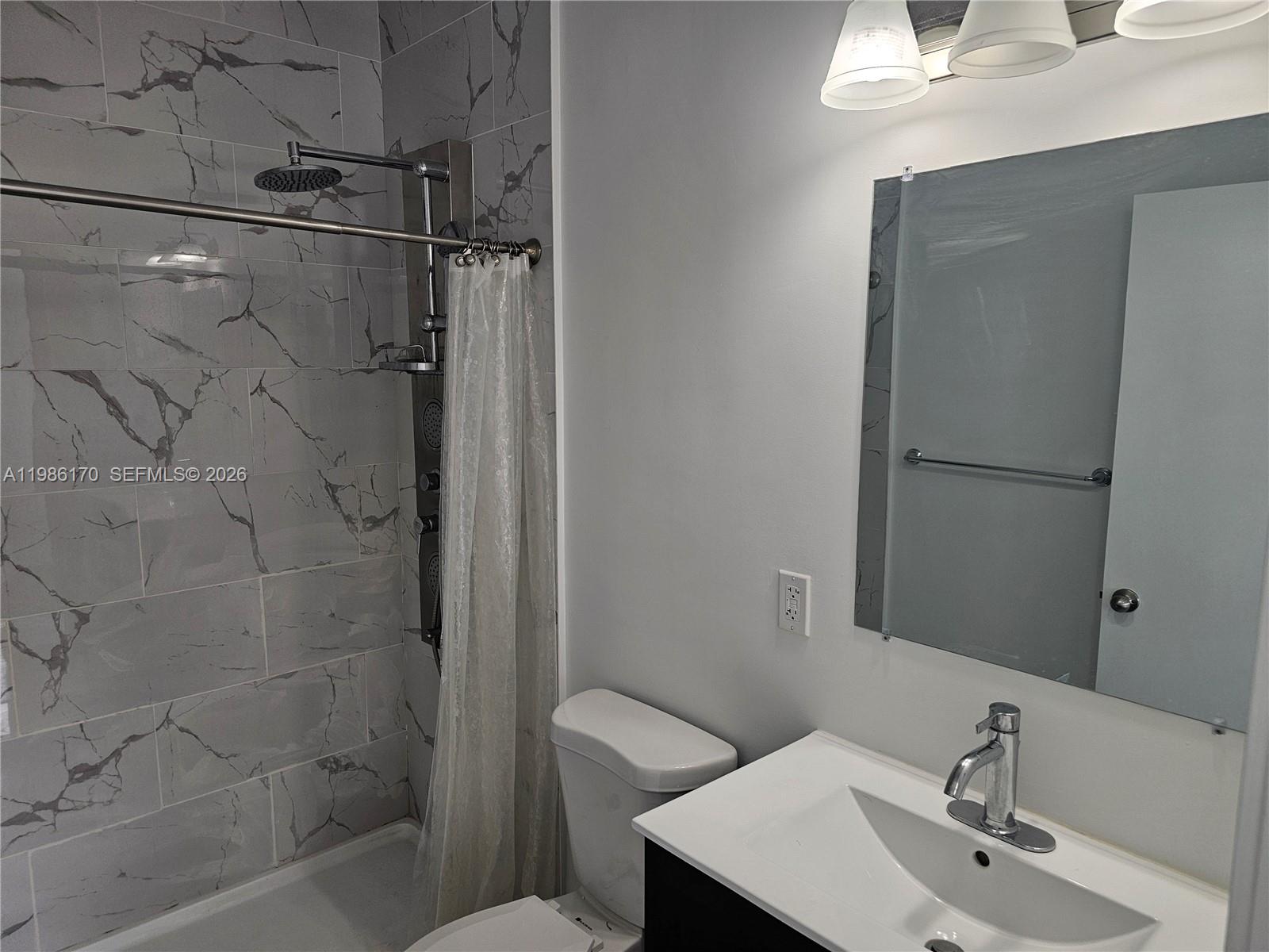 VITRAN AT NARANJA ESTATES - Residential Lease