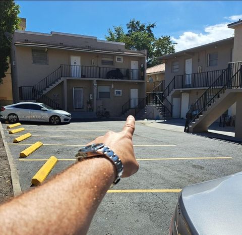 1362 SW 2nd St 17 Miami FL 33135