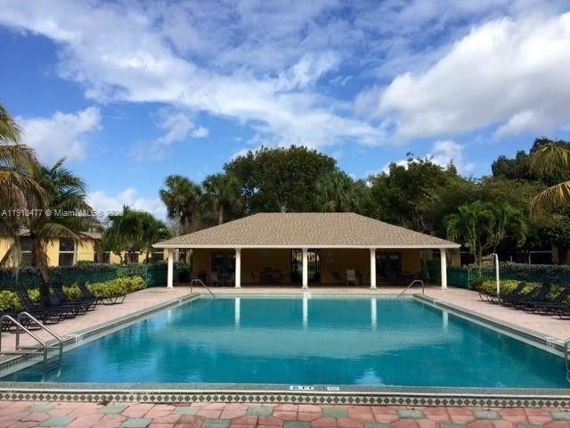 MEADOWS ON THE GREEN - Residential Lease