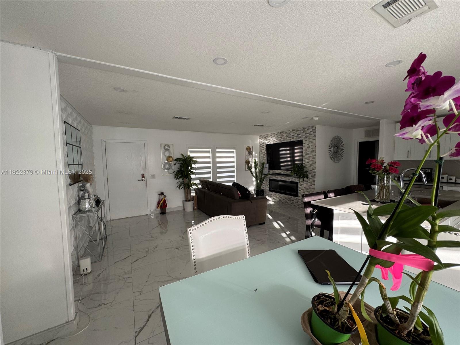 THE WOODLAND S/D - Residential Lease