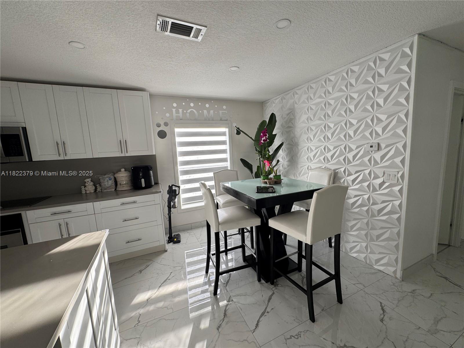 THE WOODLAND S/D - Residential Lease