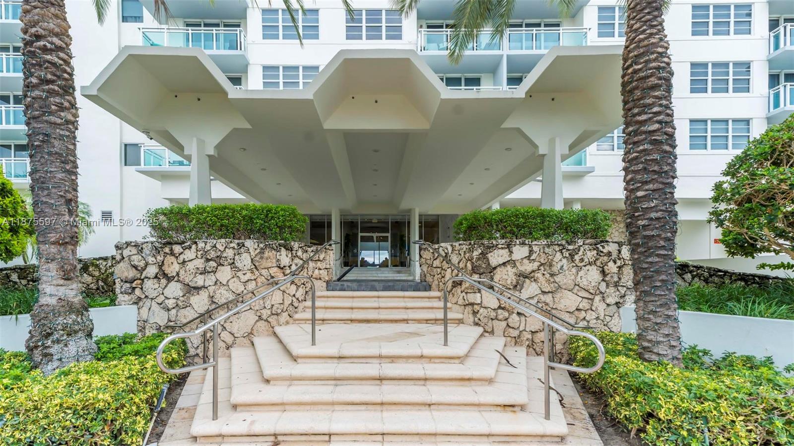 6917 Collins Ave 1420