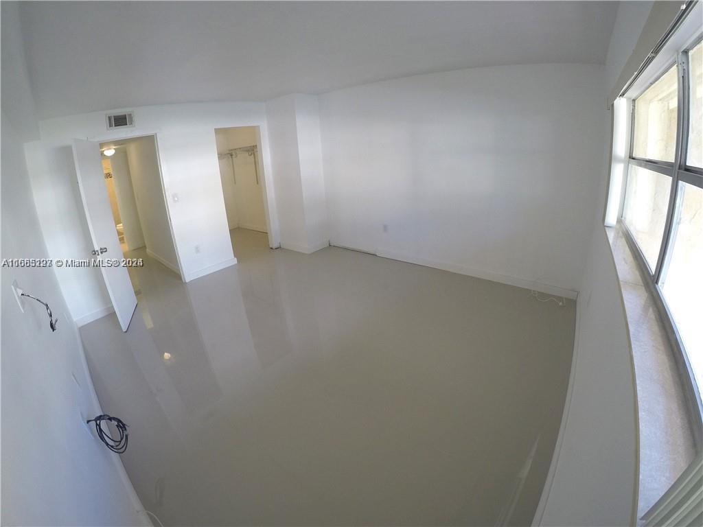 THE BEACH CLUB FONTAINEBL - Residential