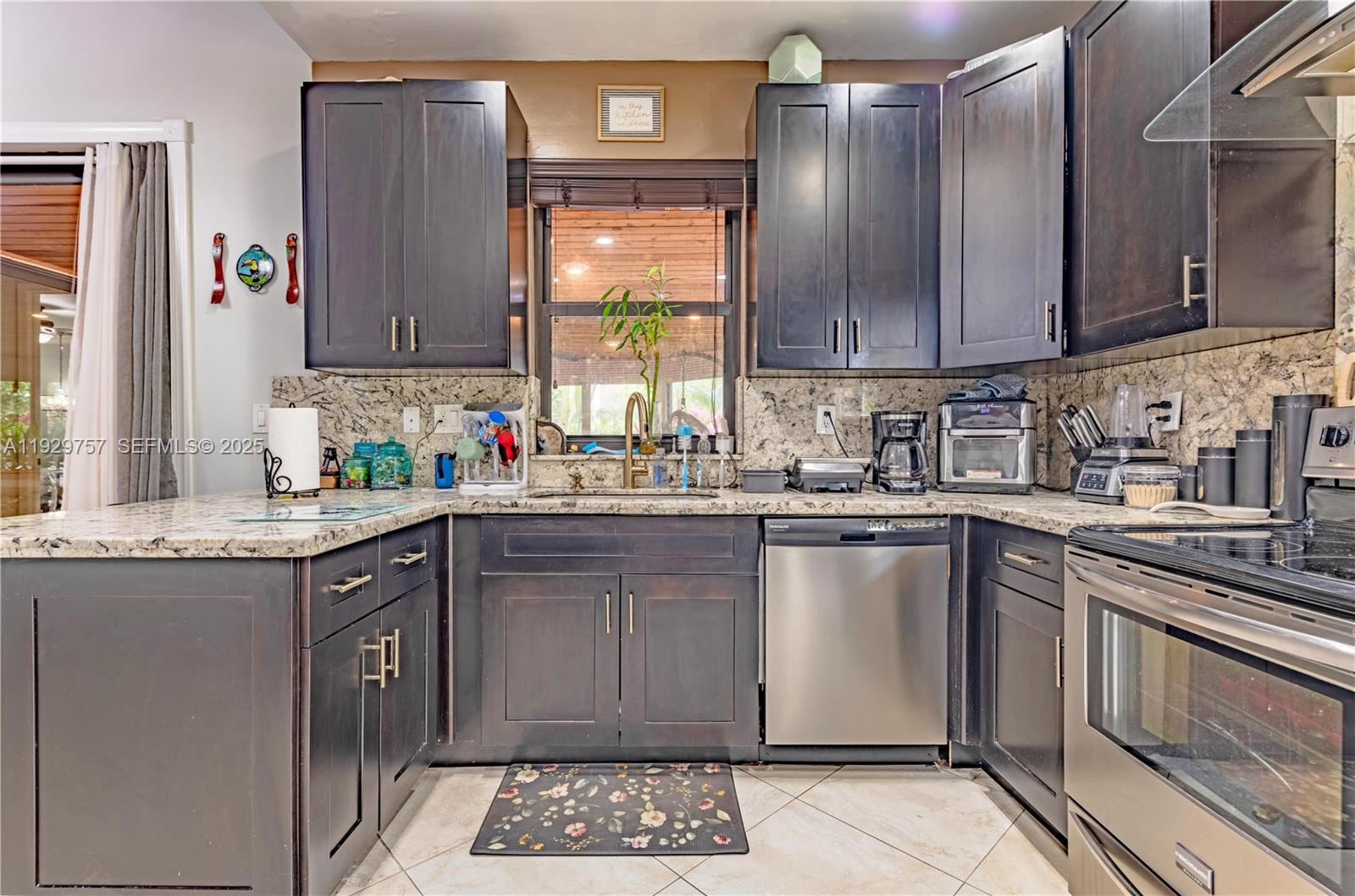 VILLAS AT WOODMONT TR 73 - Residential