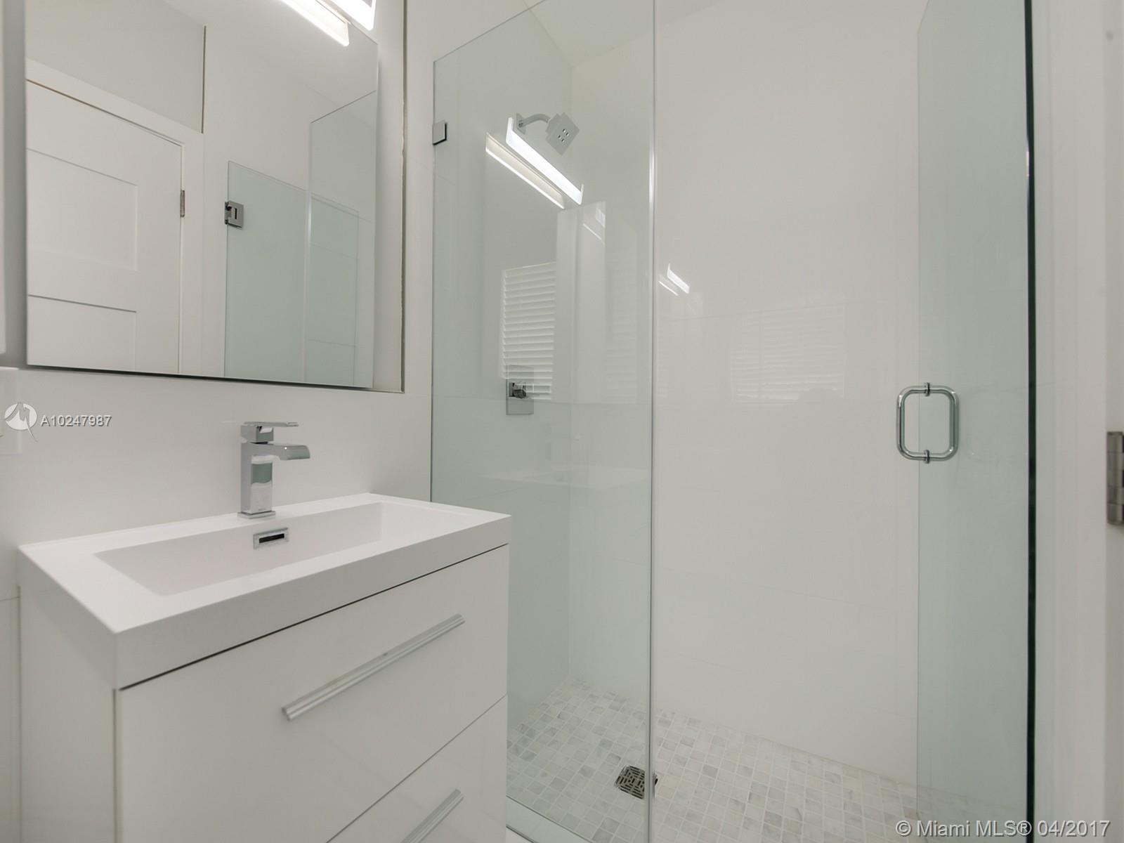 CORAL GABLES BISC BAY SEC - Residential Lease