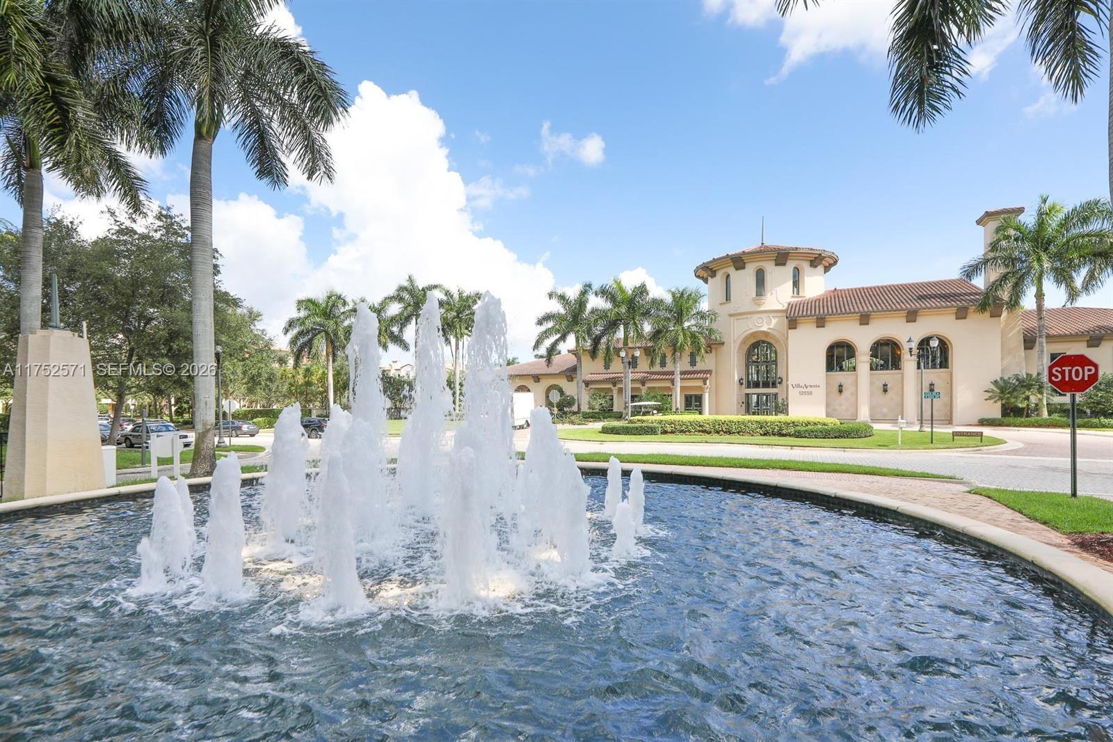 SAWGRASS LAKES - Residential