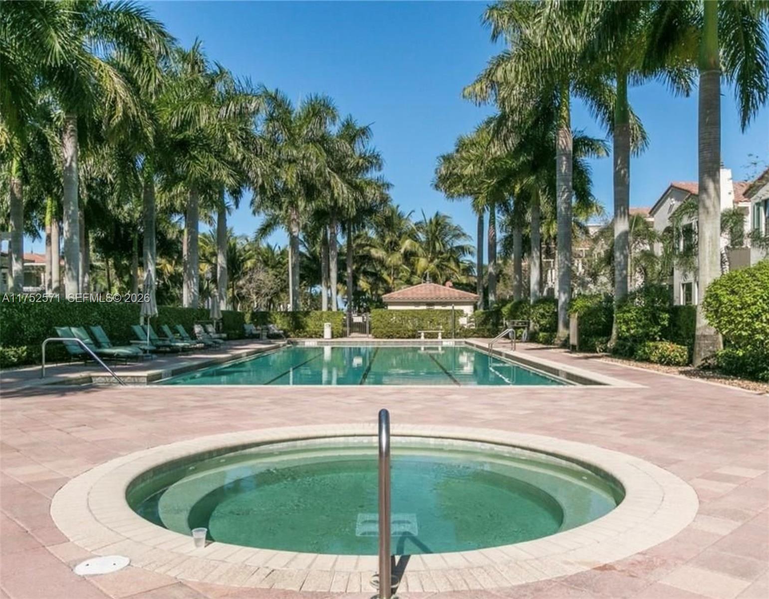 SAWGRASS LAKES - Residential