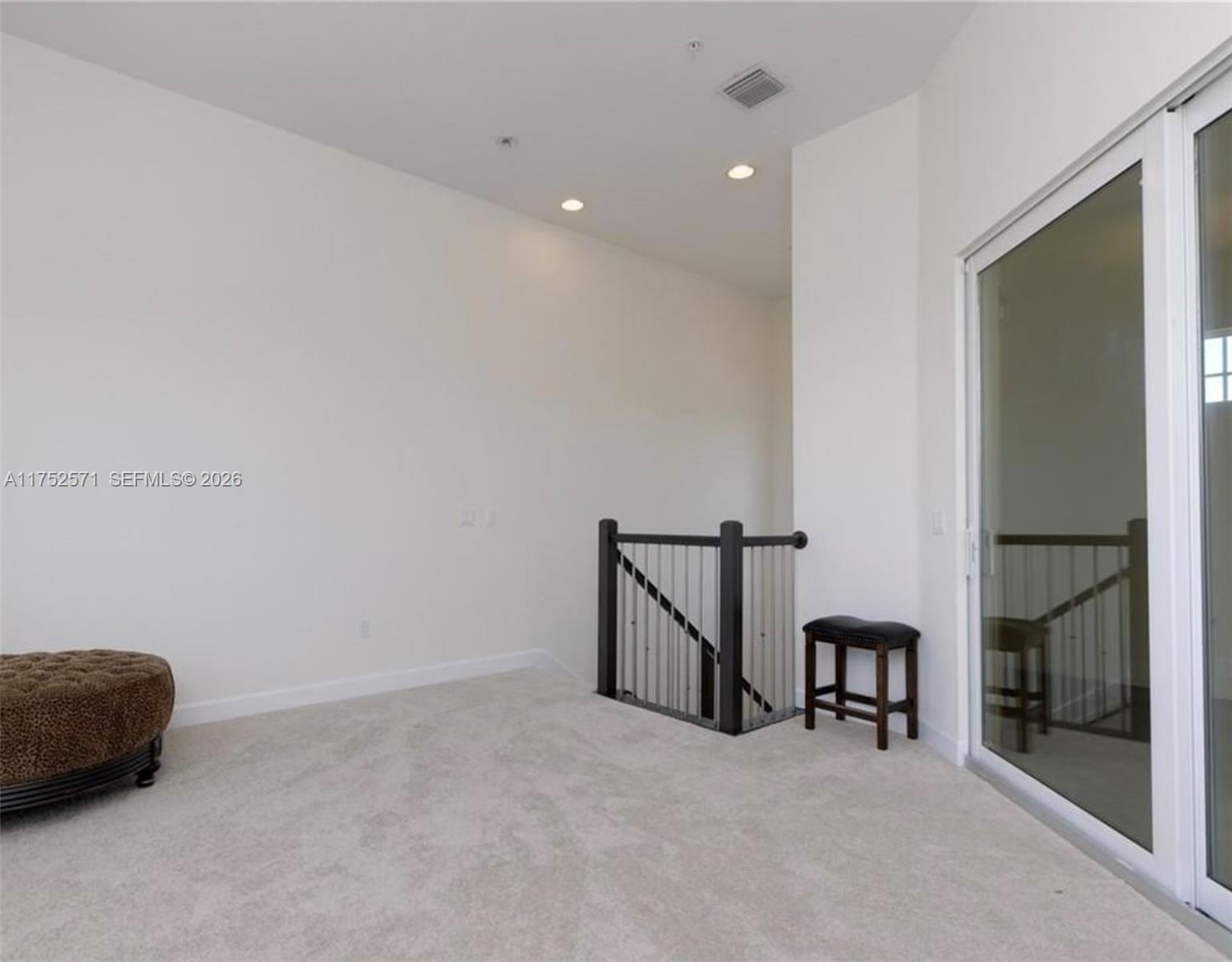 SAWGRASS LAKES - Residential