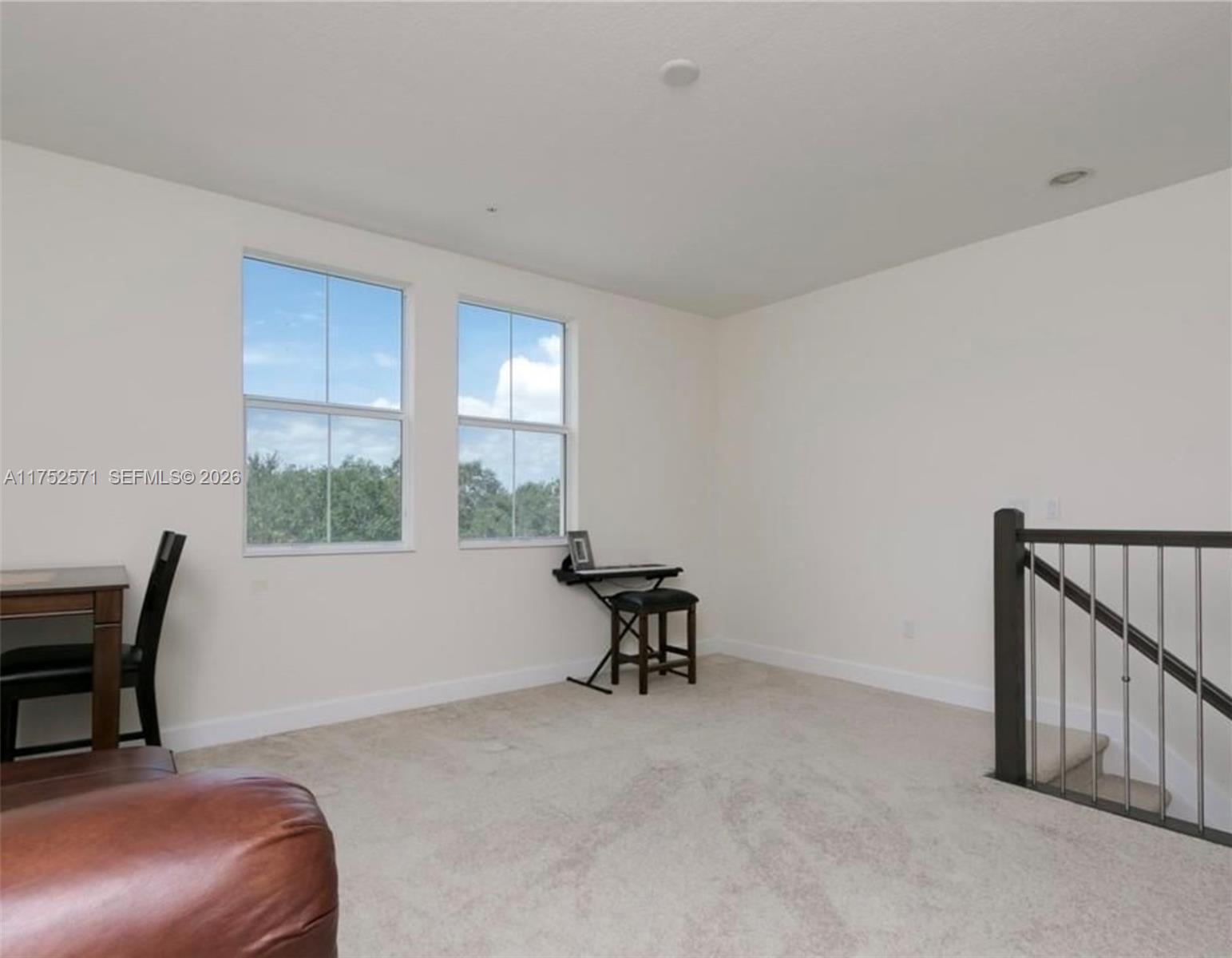 SAWGRASS LAKES - Residential