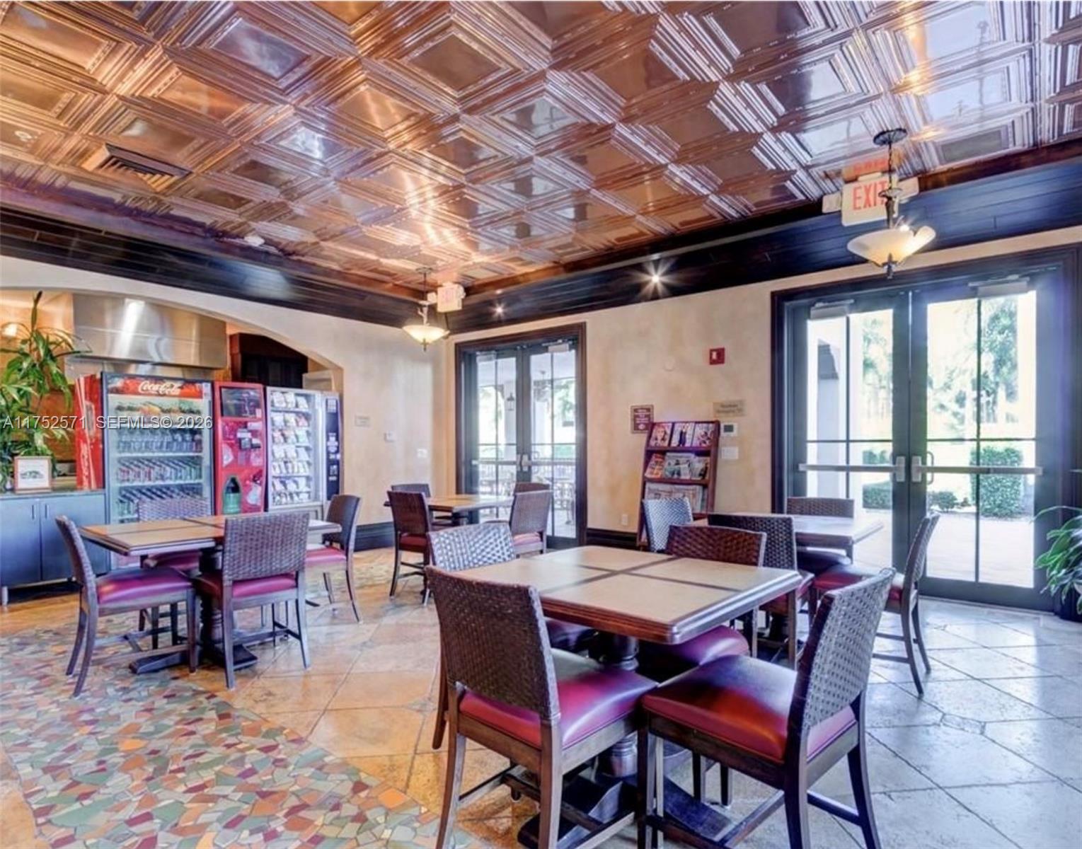 SAWGRASS LAKES - Residential